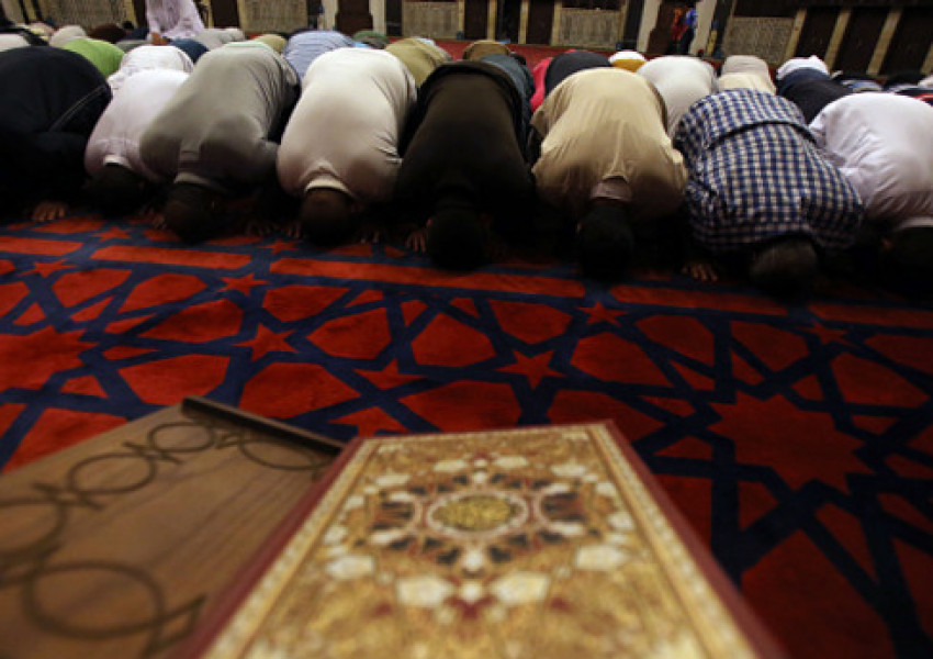 Мюсюлманите празнуват Рамазан байрам