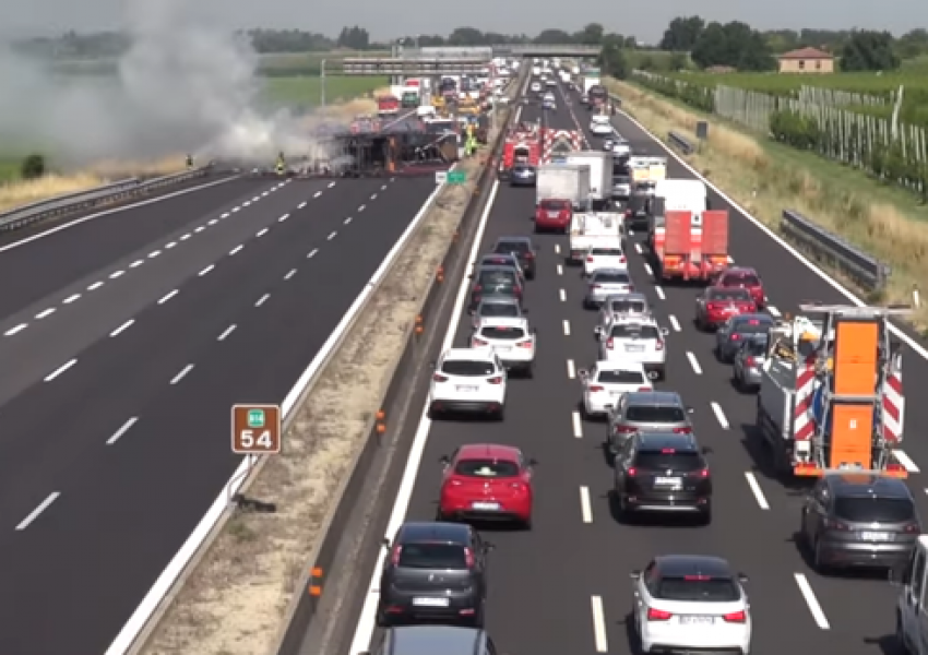 Катастрофа с български тир в Италия