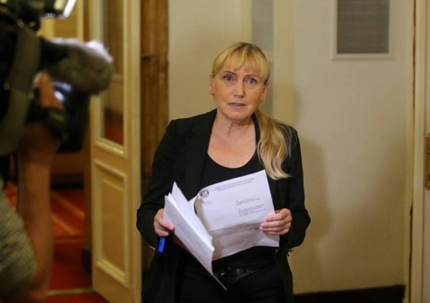 Повдигнаха обвинение на Елена Йончева за пране на пари