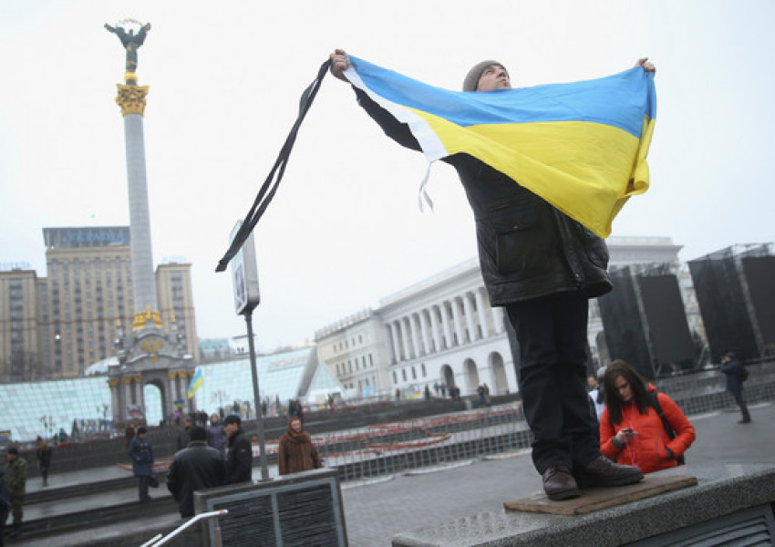 Украйна гласува за нов парламент