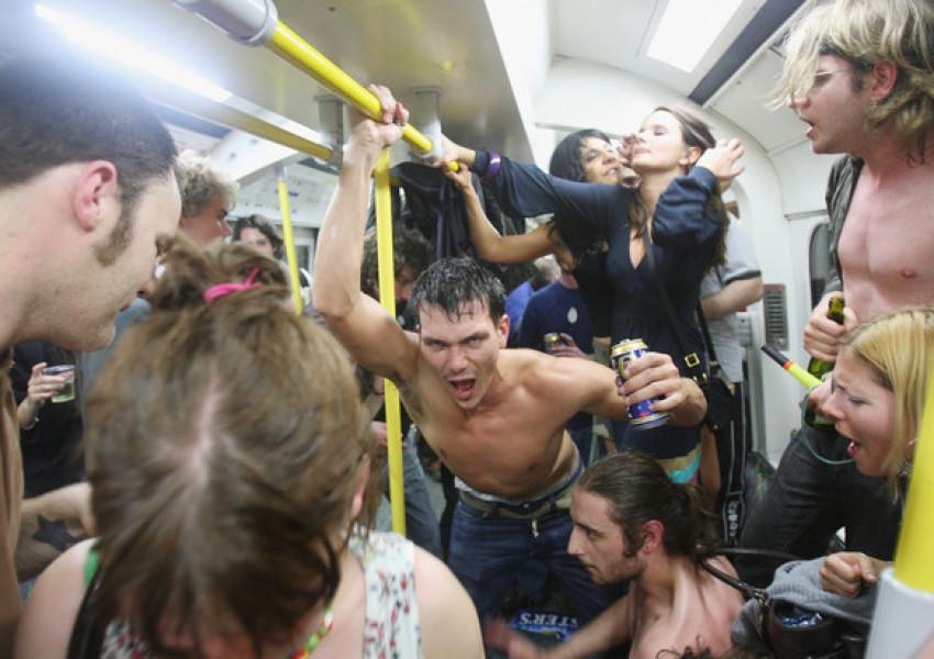 Час пик в метрото: Смрад, страст и сълзи