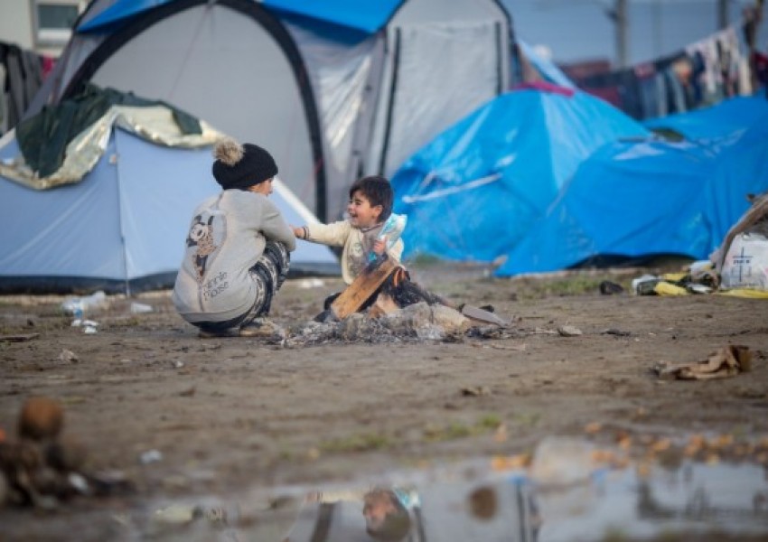Хиляди мигранти в Идомени още не знаят какво ще се случи с тях