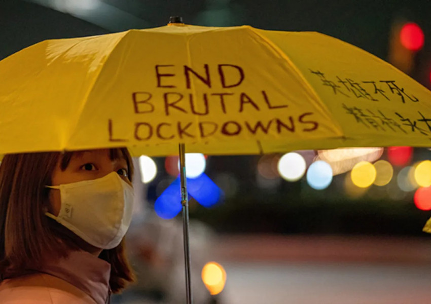 И Китай "клекна" пред протестите: Облекчава ковид-забраните и ограниченията 