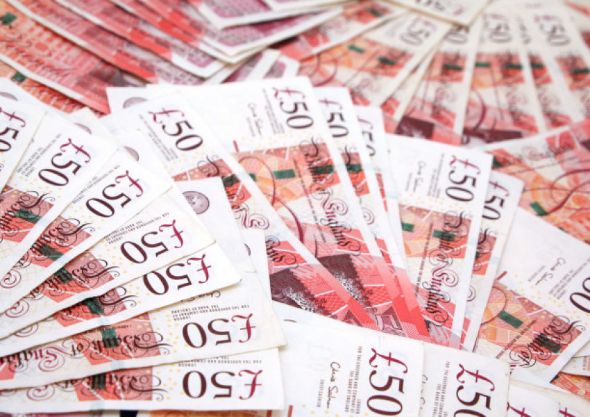 Паундът достигна 7-месечно дъно