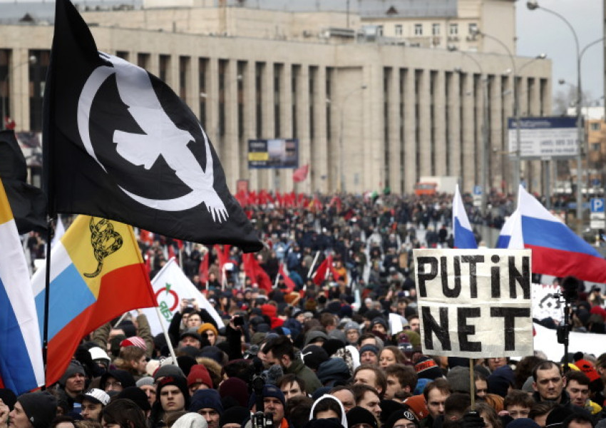Хиляди протестират в Москва за интеренет свобода