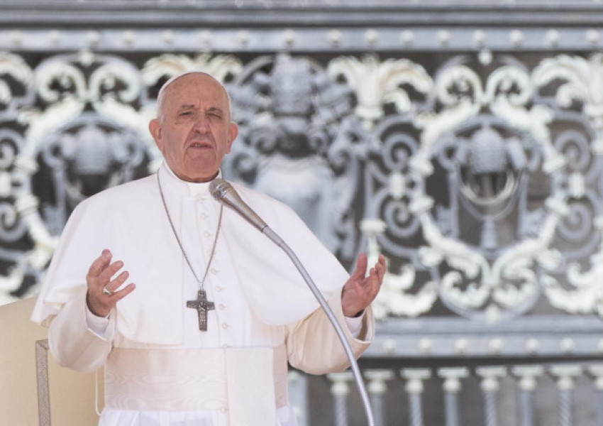 Дейли Мейлl: Папа Франциск е на първото си посещение в най-бедната държава в ЕС  