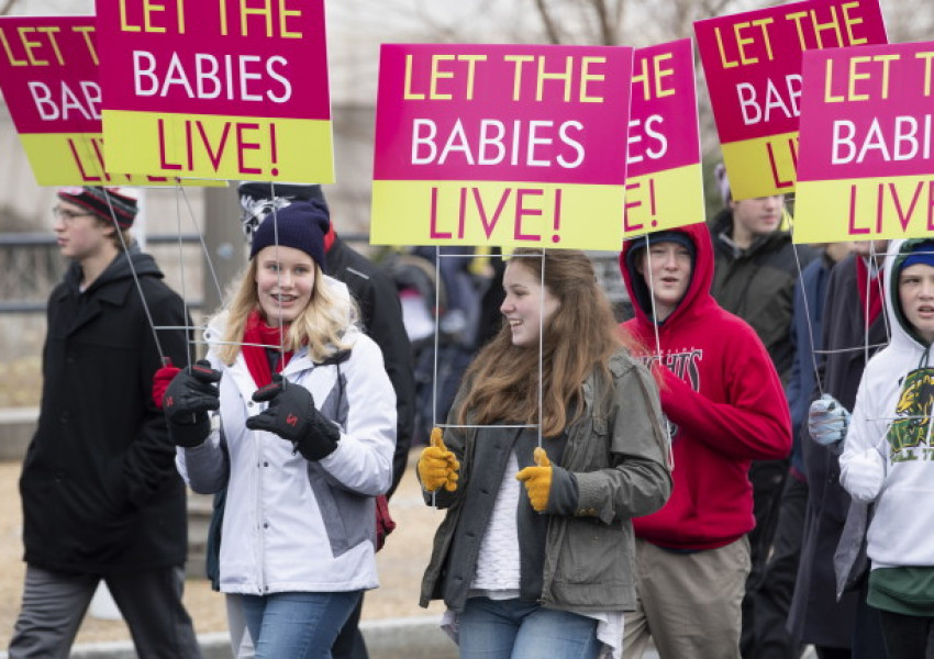 Феминистите и демократите в шок, Алабама забранява абортите