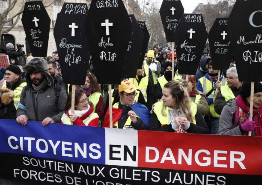 Пореден протест на жълтите жилетки, 80 000 полицаи по улиците на Франция