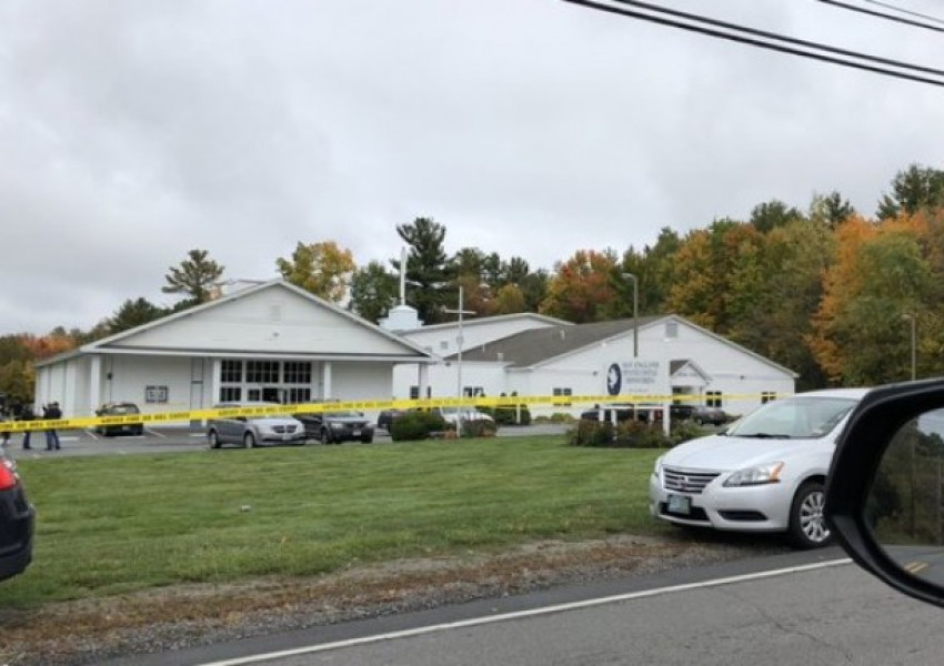 Мъж откри огън в църквата в Ню Хемпшир, има ранени