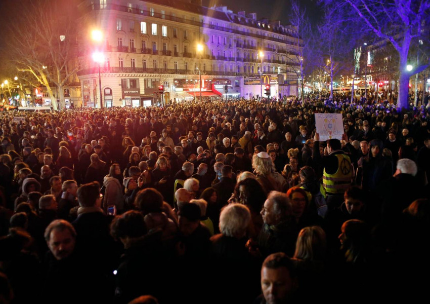 Хиляди казаха "не" на антисемитизма във Франция (СНИМКИ)