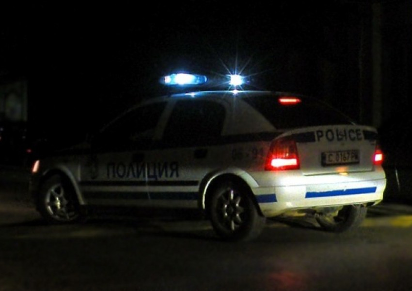 ОТНОВО: Джип "Нисан Кашкай", пълен с мигранти, катастрофира в Бургас при гонка с патрул на жандармерията и полицейски автомобили.