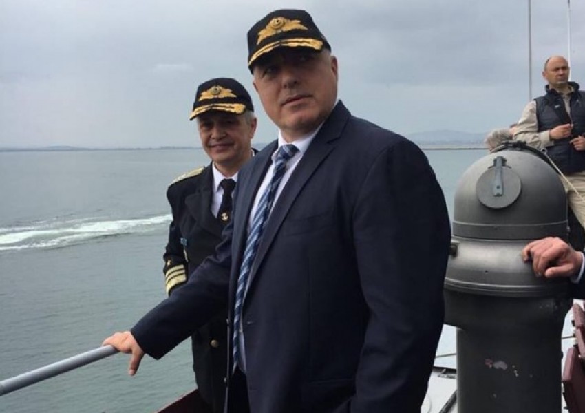 Борисов провери границата по море (СНИМКИ)