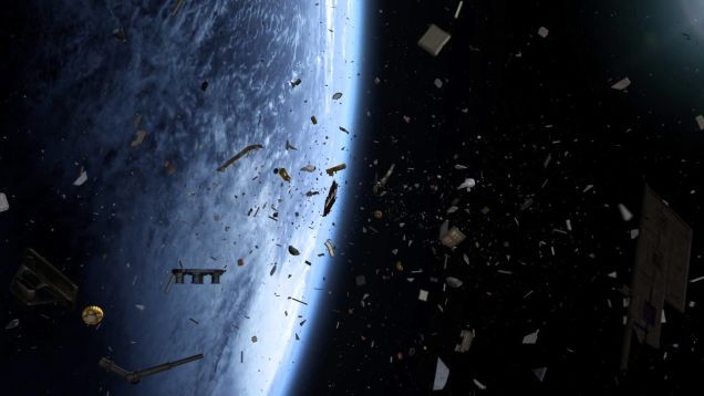 Космически "боклук" удря Земята 