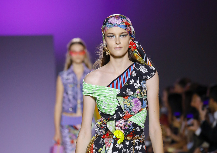 Българка дефилира за Versace (СНИМКИ)