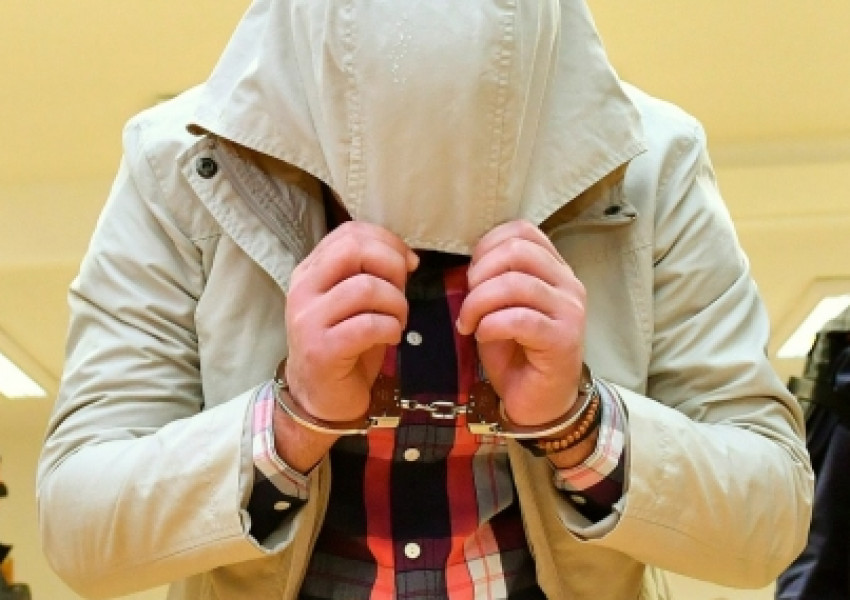 Бежанци брутално изнасилили учителка във Виена