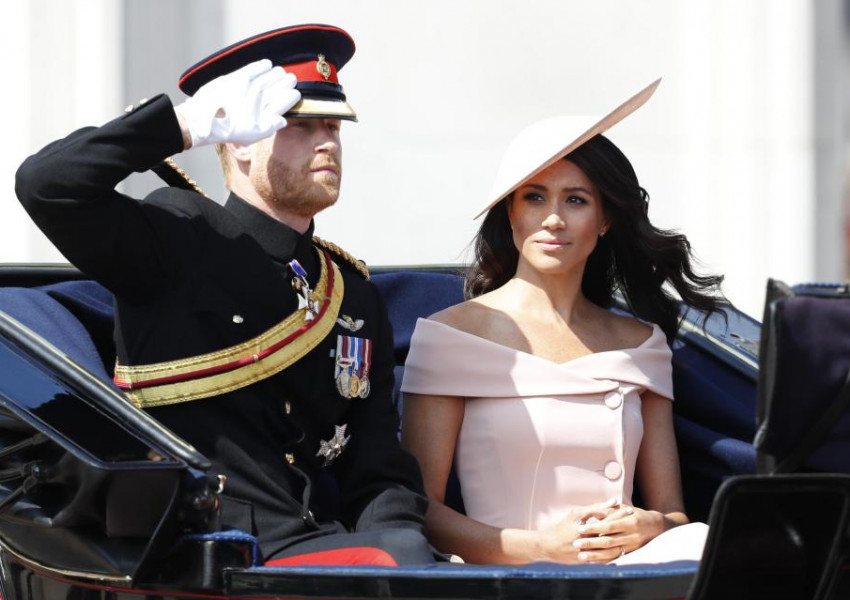 Младоженците Меган и Хари на първия си парад след брака 