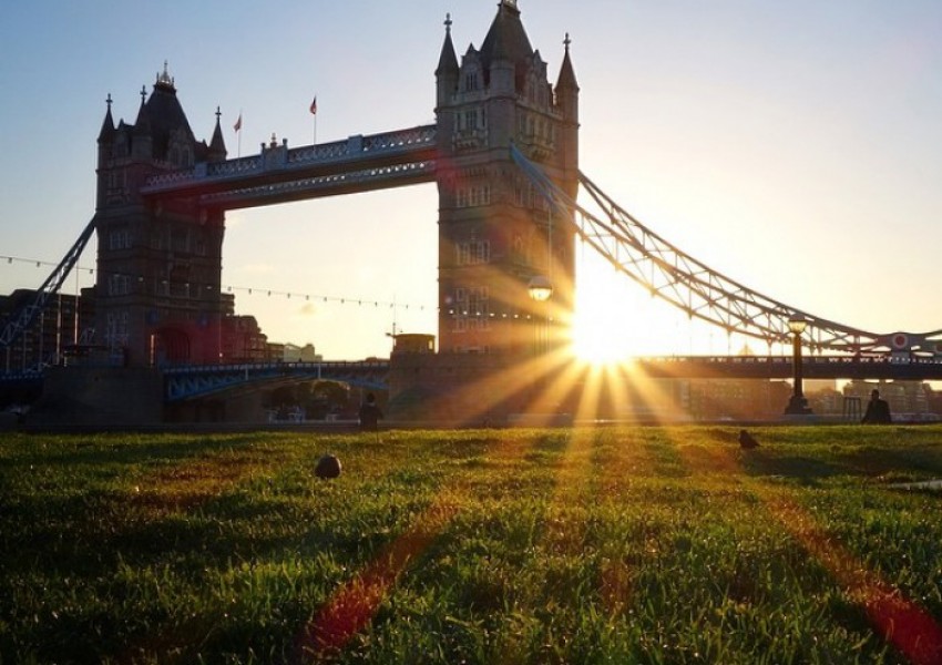 Как изглежда Лондон, когато изгрее слънце (СНИМКИ)