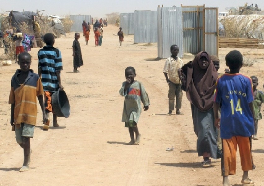 10 смъртни случая от холера в най-големия бежански лагер в света
