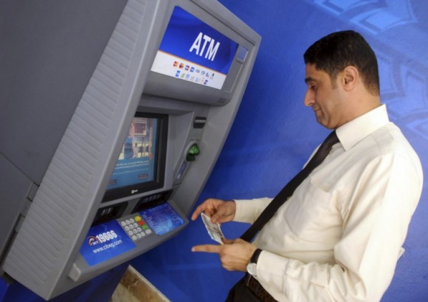Румънска банда източила 1 373 600 паунда от банкомати