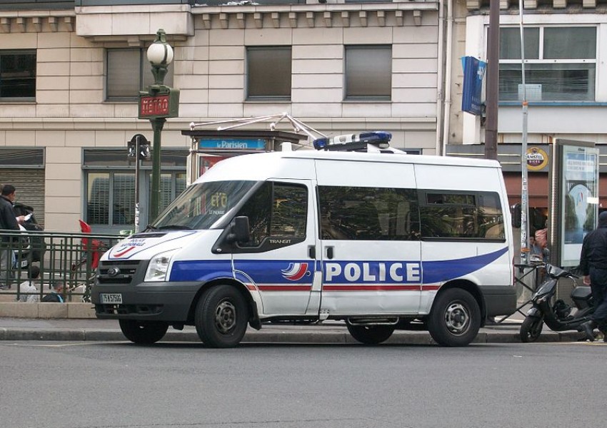 Поддръжник на "Ислямска държава" прободе с нож учител във френско училище
