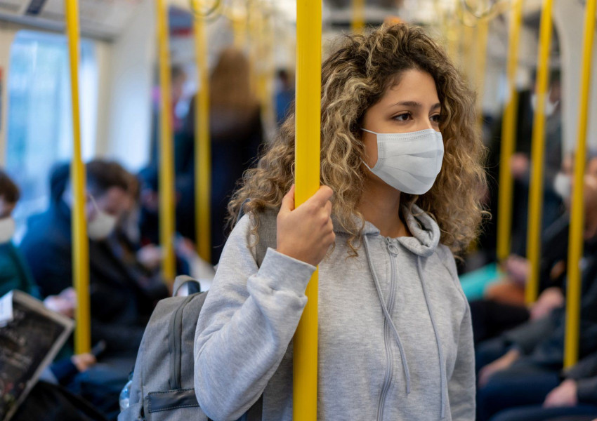 Франция: Съд отмени новоналожена мярка за носенe на маски в градския транспорт на град Ница