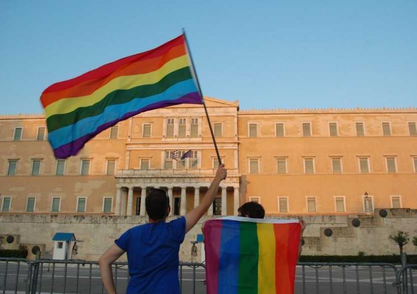 Легализираха гей браковете в Гърция