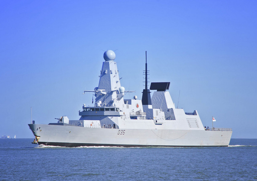 ДЕН 11: Великобритания готви кораби за евакуация, Светът се прегрупира, а Иран възобнови ударите