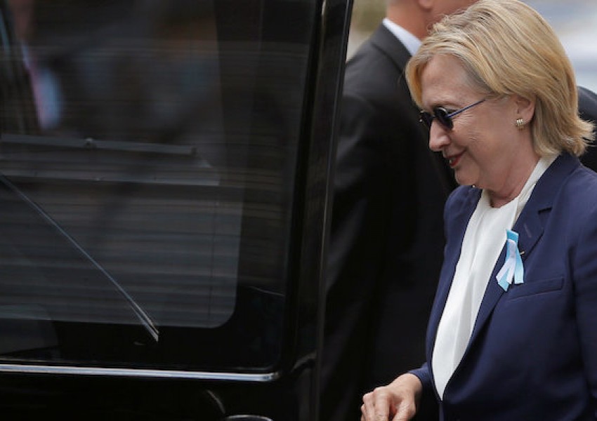 Хилари Клинтън с диагноза пневмония след припадъка