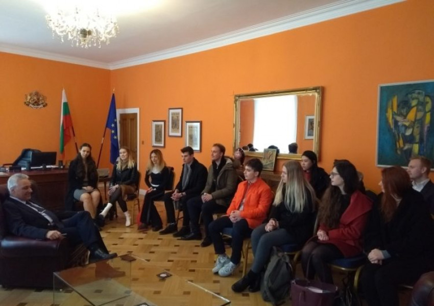 Среща на посланик Марин Райков със студенти от King’s College London