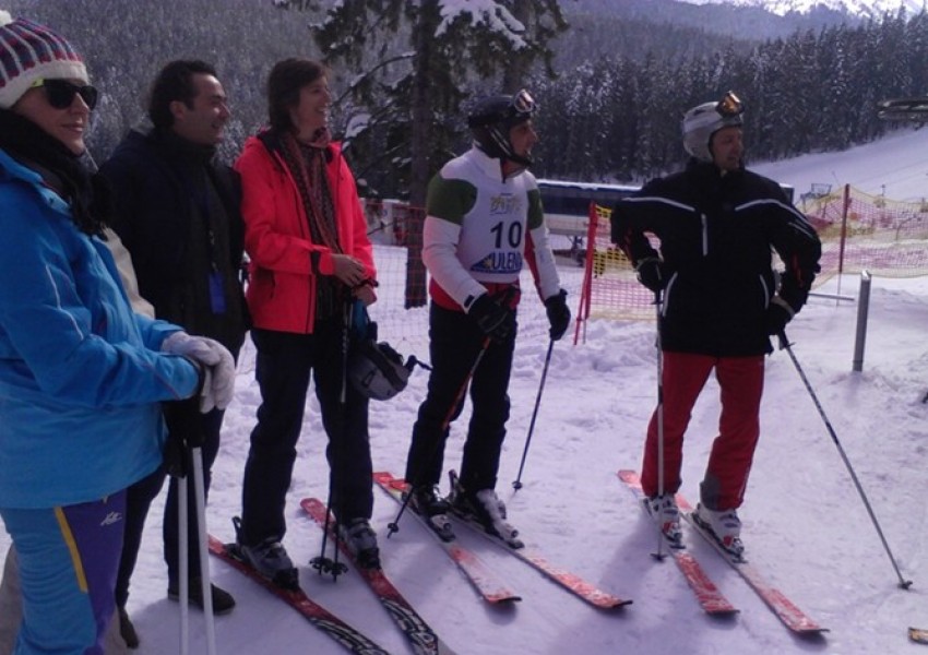 Плевнелиев №1 на ски в Банско
