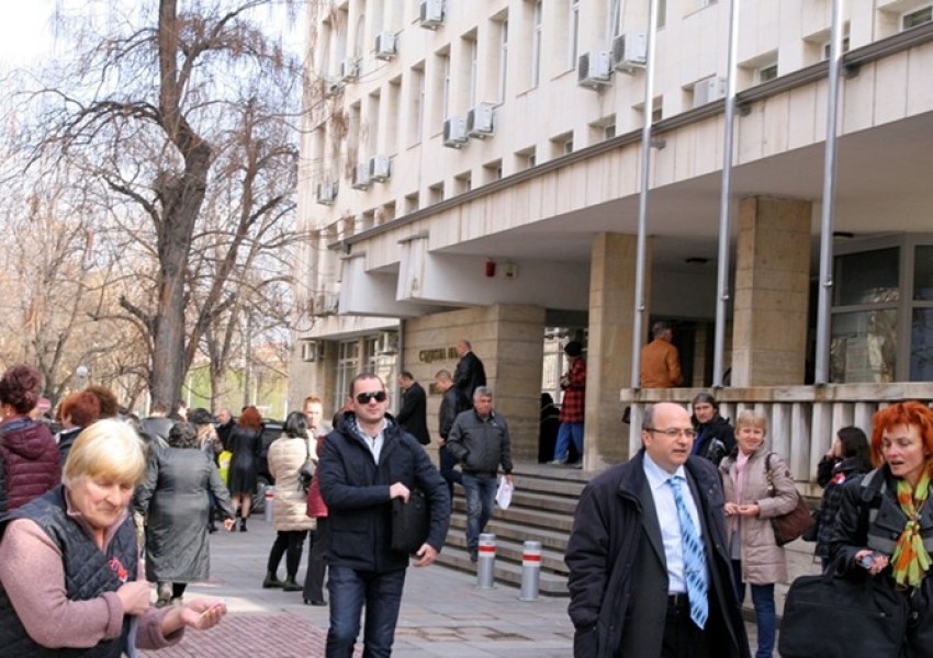 Сигнал за бомба изпразни и Съдебната палата в Пловдив