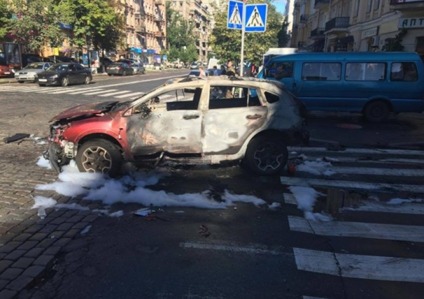 Бомба в колата уби известен руски журналист в Киев