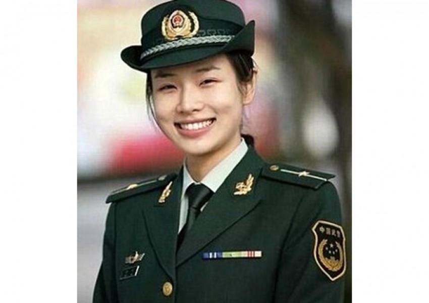 Запознайте се с Шу Шин, най-красивата жена бодигард