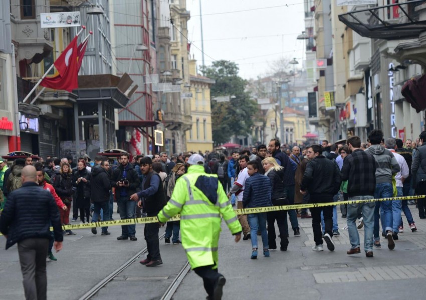 Самоубийствен атентат е причинил взрива в Истанбул, броят на жертвите расте