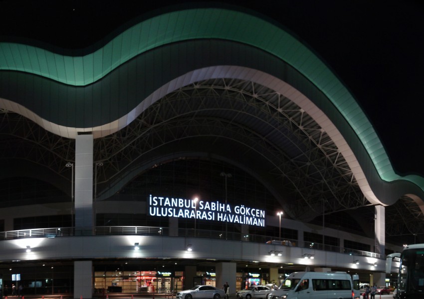 Взрив на летище в Истанбул, има двама ранени