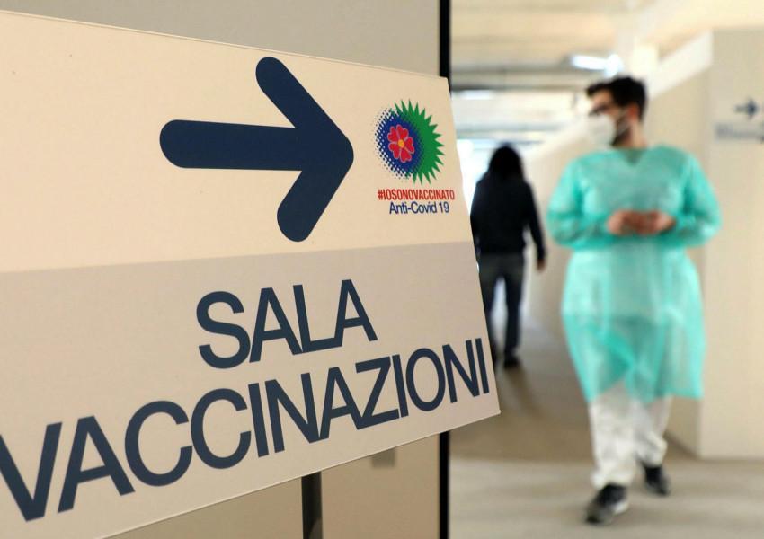 От днес в Италия ковид-ваксинацията е задължителна за всички работещи