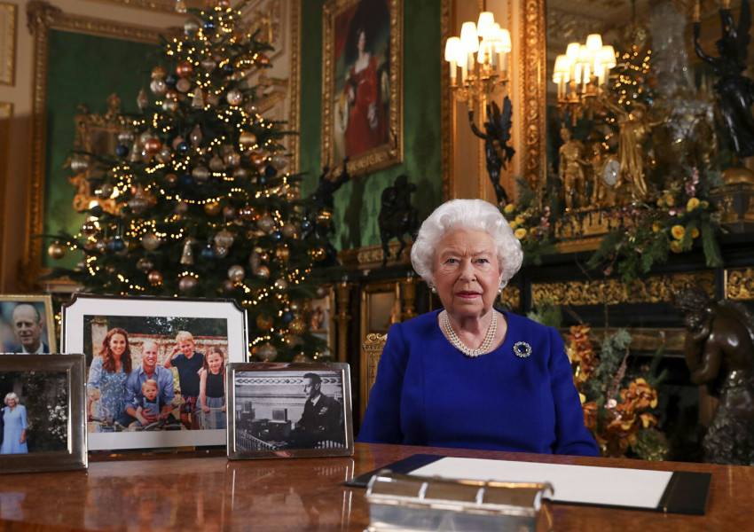 Лондон: Британската кралица Елизабет II отмени традиционния предколеден обяд със семейството си.