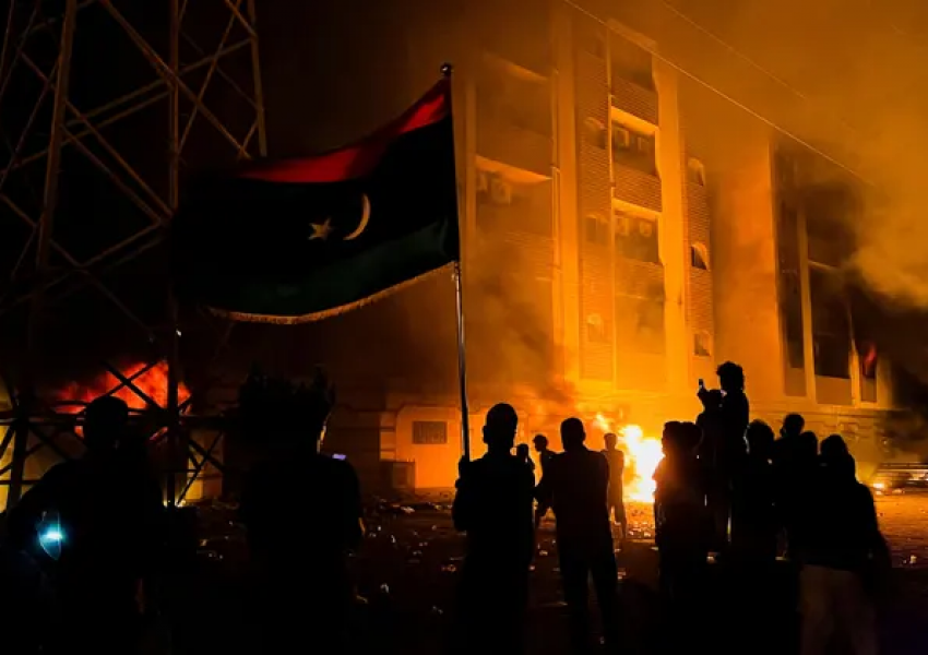 Привърженици на убития либийски лидер Муамар Кадафи се бунтуват в Либия. Призивите са за демонстрации срещу режима и осъждане на корупцията.