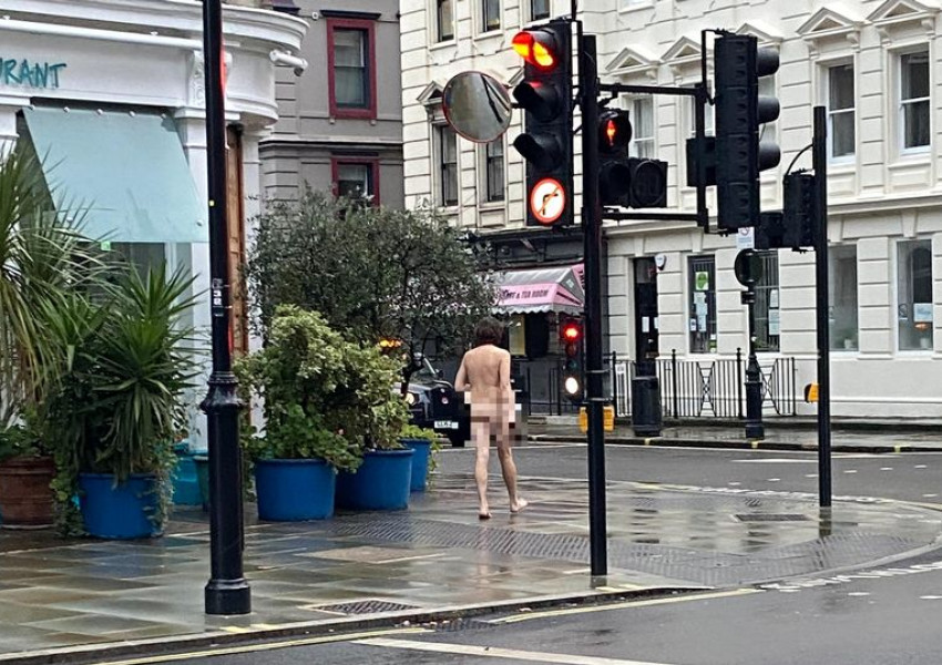 Лондон: полицаи и гол мъж в луда гоненица по улиците на Нотинг Хил. (СНИМКИ + ВИДЕО)