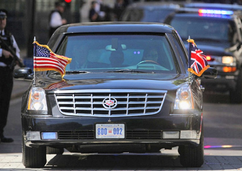 Вижте как шофьорът на Обама се мъчи да кара из Лондон (ВИДЕО)