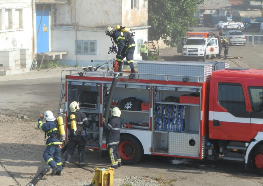 Пожар в сградата на Басейнова дирекция във Варна