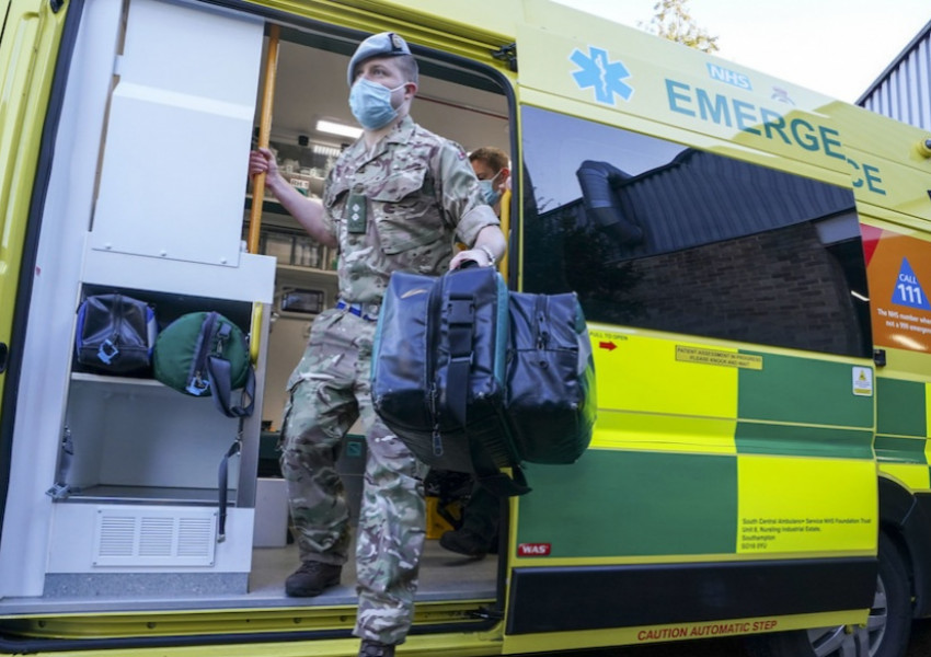 Стачка: Военни ще поемат обслужването на линейките във Великобритания