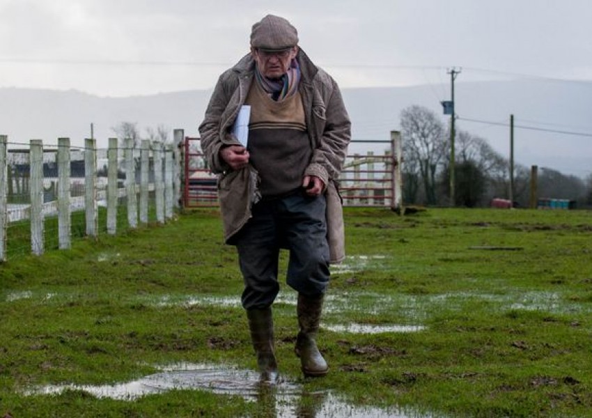 Кошмар! 82 дни непрекъснат дъжд в село в Уелс