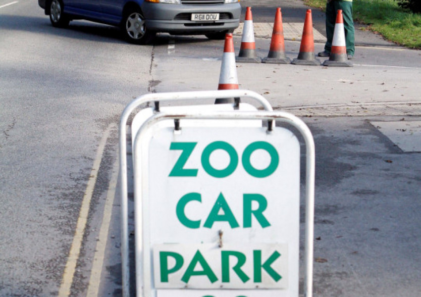 Англия: Измамник прибирал парите от паркинг на зоологическа градина в продължение на двайсет години!