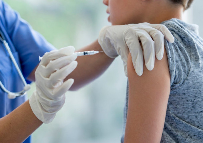 Спряха изследвания с ковид-ваксината на АстраЗенека, върху деца и тийнейджъри!