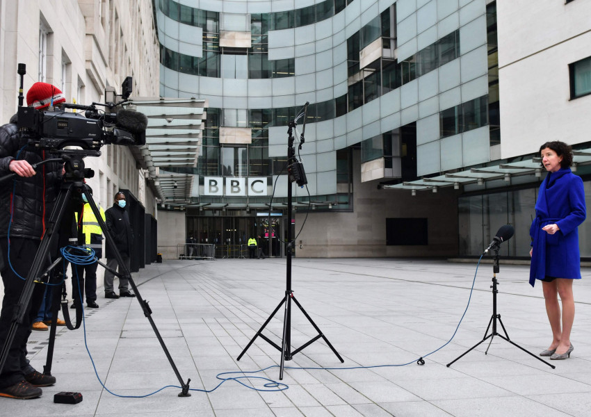 Правителството замисля лицензионната такса на BBC „да бъде премахната“ 
