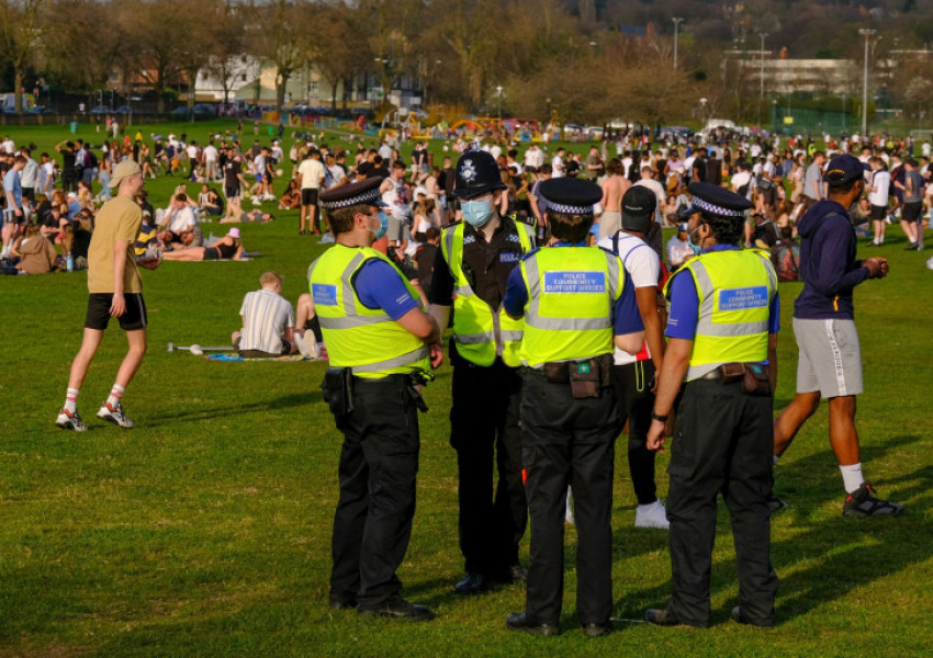 Великобритания: Очаква ни един прекрасен Великденски уикенд, но въпреки това не "полудявайте“