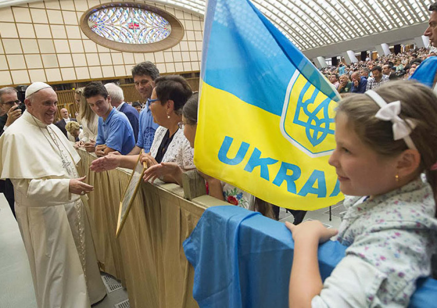 Папата обмисля посещение в Киев: Светият отец смята че посещението му в Украйна ще има положителен ефект, той също така каза, че желае да посети и Москва