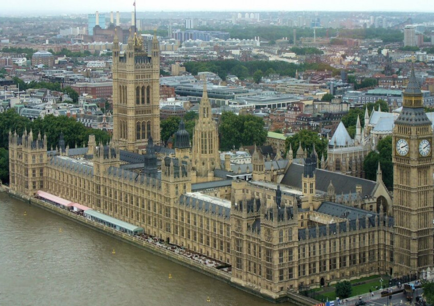 Лондон: Покривът на парламента е реставриран парче по парче в продължение на десет години (VIDEO)