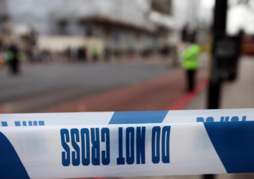 30-годишен мъж е в болница след уличен бой в Западен Лондон